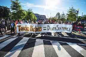 photo, 2016 Washington DC march protesting toxic prisons